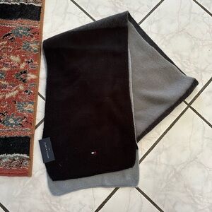 Tommy hilfiger scarf